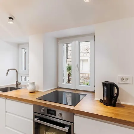 Odin - - 1 Ντουμπρόβνικ